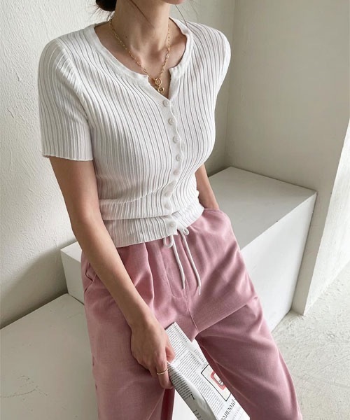 NANING9(ナンニング)の「NANING9 リブボタンニット半袖トップス(Tシャツ/カットソー・レディース・イエロー/オレンジ/アイボリー/ミント/ブラック・FREE)」の10枚目の写真