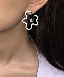 ウェーブフラワーピアス