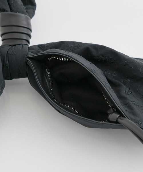 THE PERMANENT EYE(ザパーマネントアイ)の「【SAGAN vienna/サガンヴィエンナ】MISER BAG EMBROIDERY/ハンドバッグ(ハンドバッグ・レディース・ベージュ/ブラック・FREE)」の4枚目の写真