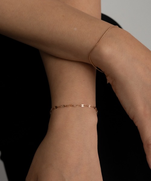 ebine(エビネ)の「1mm Simple Bracelet 金属アレルギー対応 サージカルステンレス(ブレスレット・レディース・ゴールド/シルバー/ピンクゴールド・FREE)」の3枚目の写真