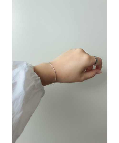 ebine(エビネ)の「1mm Simple Bracelet 金属アレルギー対応 サージカルステンレス(ブレスレット・レディース・ゴールド/シルバー/ピンクゴールド・FREE)」の10枚目の写真