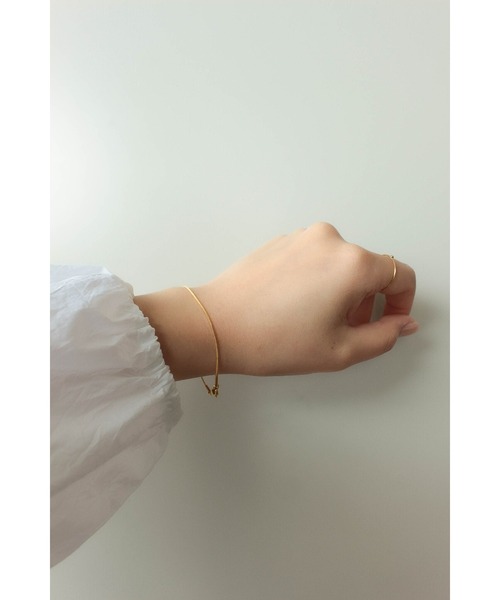 ebine(エビネ)の「1mm Simple Bracelet 金属アレルギー対応 サージカルステンレス(ブレスレット・レディース・ゴールド/シルバー/ピンクゴールド・FREE)」の11枚目の写真
