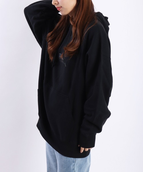 FILA(フィラ)の「FILA ロゴプリント 裏毛オーバーサイズプルパーカー(パーカー・メンズ・ブラック/ネイビー/ミックスグレー・FREE)」の9枚目の写真