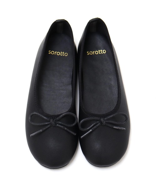 SOROTTO(ソロット)の「【子どもから大人まで】ふかふかインソールのぺたんこフィットシューズ(パンプス・レディース・ゴールド/ブラック/ブラック系その他/シルバー・22.5cm/23.0cm/23.5cm/25.0cm/25.5cm/19.0cm/20.0cm/24.0cm/24.5cm/22.0cm/21.0cm)」の16枚目の写真