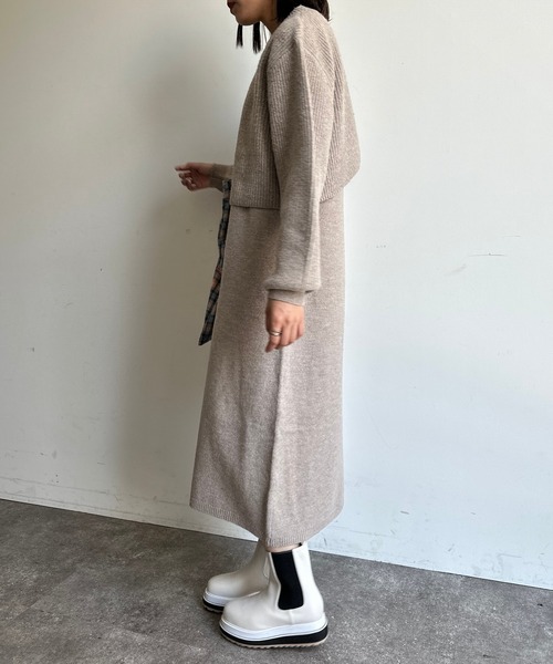 CPCM(シーピーシーエム)の「バッククロスもちもちニットアップ(ワンピース・レディース・ブラック/ベージュ/カーキ/マスタード・FREE)」の17枚目の写真