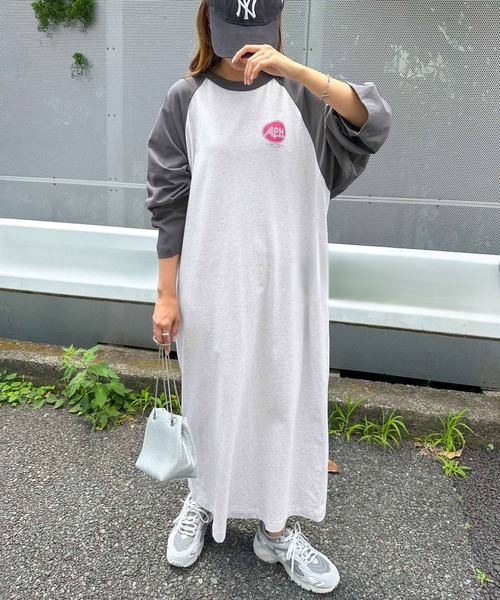 andme(アンドミー)の「配色ラグラン長袖プリントTシャツワンピース(ワンピース・レディース・チャコールグレー/グレー/ブルー/ベージュ・M)」の3枚目の写真