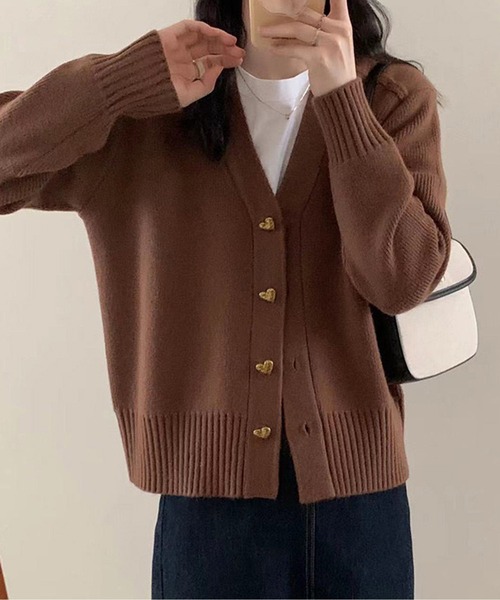 ROOPTOKYO(ループトウキョウ)の「▲ハートボタンVネックニットカーディガン(カーディガン/ボレロ・レディース・ホワイト/グレー/パープル/ブラウン・FREE)」の3枚目の写真