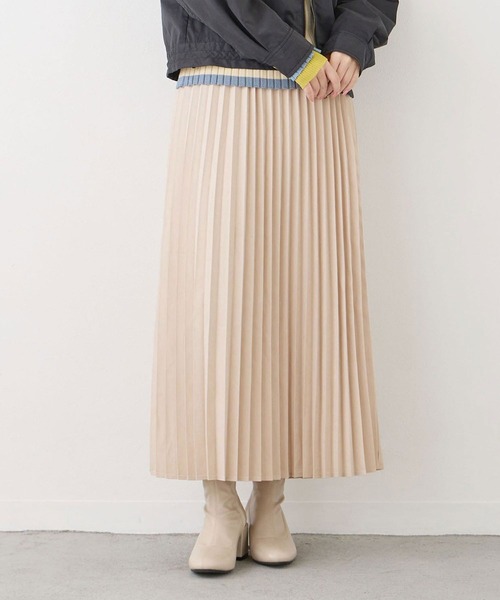 NICOLE white(ニコルホワイト)の「エステルピーチ起毛プリーツスカート(スカート・レディース・オフホワイト/ブラック・FREE)」の2枚目の写真