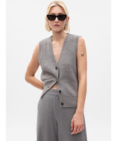 GAP（ギャップ）の「CashSoft カシミヤタッチ リブ セーターベスト（ベスト・レディース・ネイビー/グレー/ブラック/ブラウン・XS/S/XXS/XL/L/M）」の2枚目の写真
