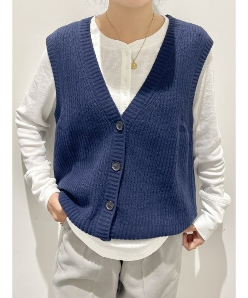 GAP（ギャップ）の「CashSoft カシミヤタッチ リブ セーターベスト（ベスト・レディース・ネイビー/グレー/ブラック/ブラウン・XS/S/XXS/XL/L/M）」の14枚目の写真