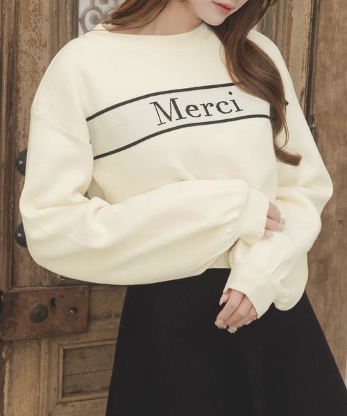 Julia Boutique(ジュリアブティック)の「Merciロゴニットトップス(ニット/セーター・レディース・アイボリー/ネイビー・ONE)」の1枚目の写真