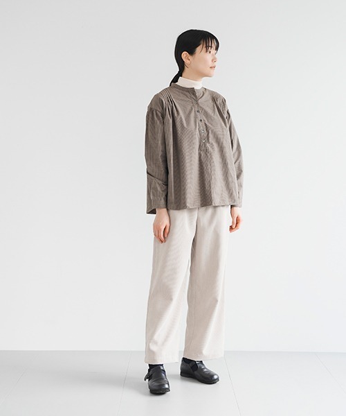 D(ディー)の「ポリエステルのコーデュロイワイドパンツ(その他パンツ・レディース・クリーム/カーキ・MEDIUM)」の1枚目の写真