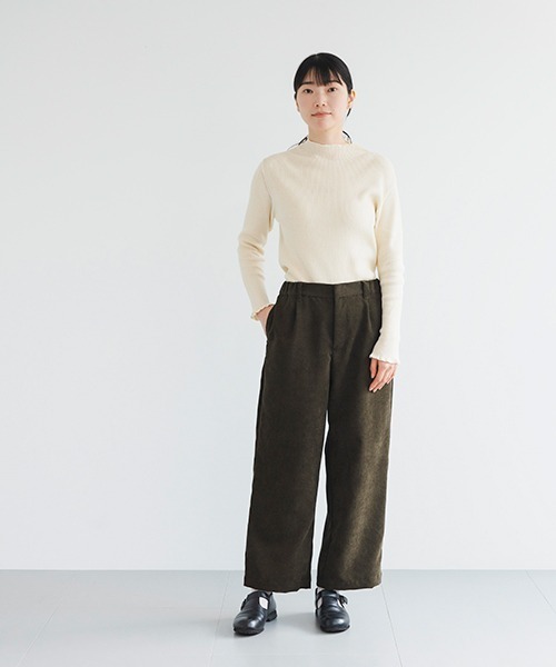 D(ディー)の「ポリエステルのコーデュロイワイドパンツ(その他パンツ・レディース・クリーム/カーキ・MEDIUM)」の9枚目の写真