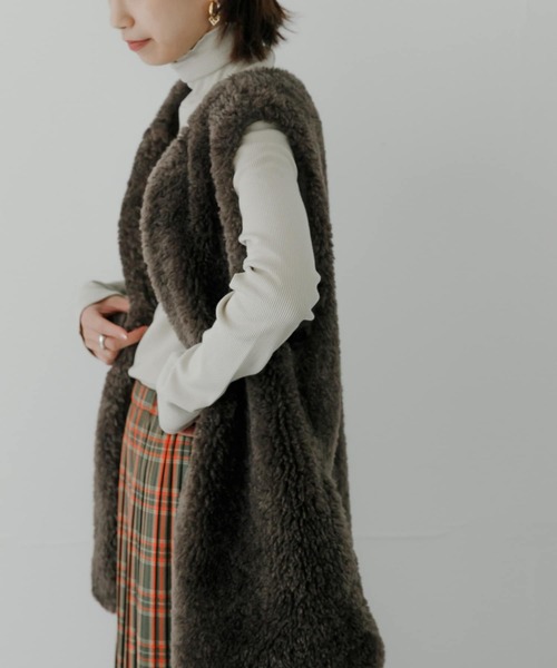 URBAN RESEARCH（アーバンリサーチ）の「『UR TECH』裏起毛タートルネックカットソー（Tシャツ/カットソー・レディース・ベージュ系その他/チャコールグレー/グリーン系その他/ブルー/オフホワイト・FREE）」の11枚目の写真