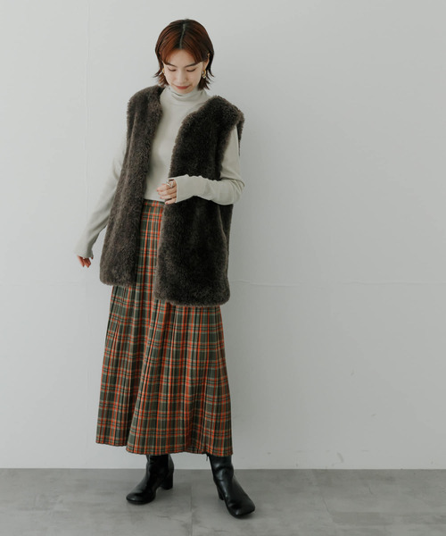 URBAN RESEARCH（アーバンリサーチ）の「『UR TECH』裏起毛タートルネックカットソー（Tシャツ/カットソー・レディース・ベージュ系その他/チャコールグレー/グリーン系その他/ブルー/オフホワイト・FREE）」の13枚目の写真