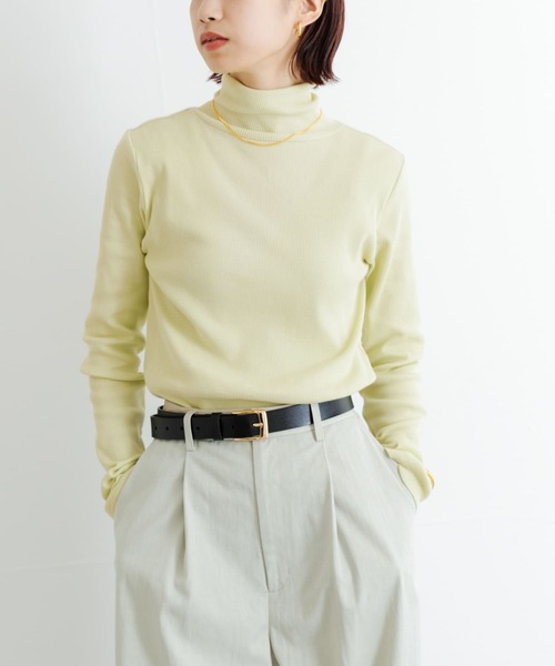 URBAN RESEARCH（アーバンリサーチ）の「『UR TECH』裏起毛タートルネックカットソー（Tシャツ/カットソー・レディース・ベージュ系その他/チャコールグレー/グリーン系その他/ブルー/オフホワイト・FREE）」の19枚目の写真