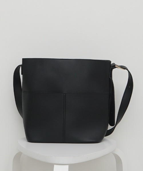 flower(フラワー)の「ポケットショルダーバッグ(ショルダーバッグ・レディース・アイボリー/ブラック・FREE)」の15枚目の写真