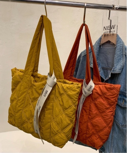 Burner(バーナー)の「【OKUOKU Recommend Select】キルティング トートバッグ oku-bag-665992066505-26 U(トートバッグ・レディース・カーキ/オレンジ/アイボリー/チャコールグレー/ブラック/マスタード・FREE)」の20枚目の写真
