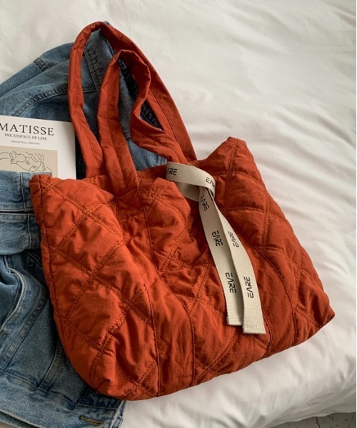 Burner(バーナー)の「【OKUOKU Recommend Select】キルティング トートバッグ oku-bag-665992066505-26 U(トートバッグ・レディース・カーキ/オレンジ/アイボリー/チャコールグレー/ブラック/マスタード・FREE)」の15枚目の写真