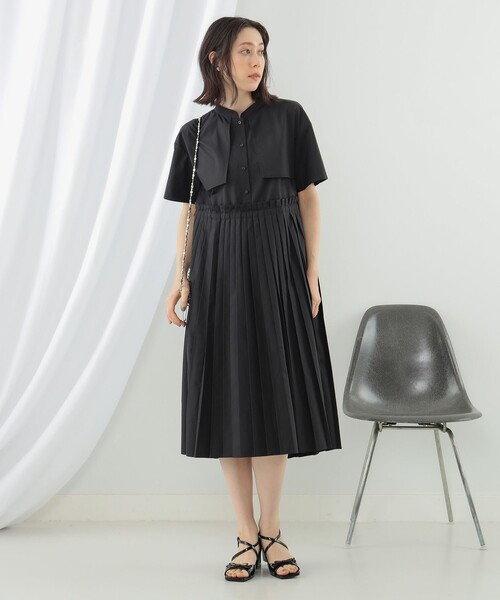 Ray BEAMS（レイビームス）の「Ray BEAMS / ヨーク レイヤー ハーフスリーブ プリーツ ワンピース（ワンピース・レディース・ライトブルー/ベージュ/ブラック・ONE SIZE）」の7枚目の写真