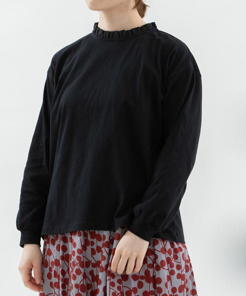 nop de nod(ノップドゥノッド)の「USコットン天竺フリル衿カットソー(Tシャツ/カットソー・レディース・オフホワイト/ブラック/ダークブルー・M)」の1枚目の写真