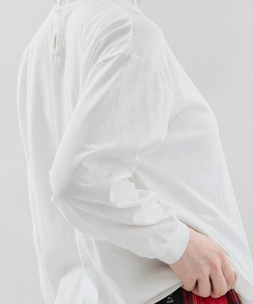 nop de nod(ノップドゥノッド)の「USコットン天竺フリル衿カットソー(Tシャツ/カットソー・レディース・オフホワイト/ブラック/ダークブルー・M)」の20枚目の写真
