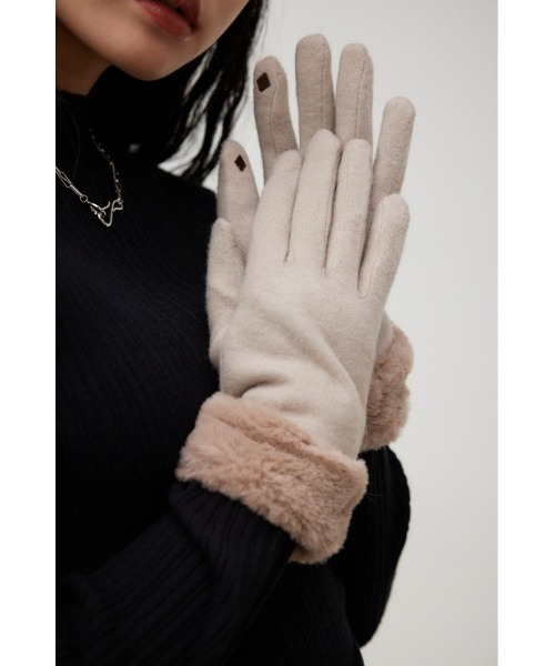 AZUL by moussy（アズールバイマウジー）の「フェイクファーグローヴ（手袋・レディース・ライトベージュ/ブラック・FREE）」の6枚目の写真