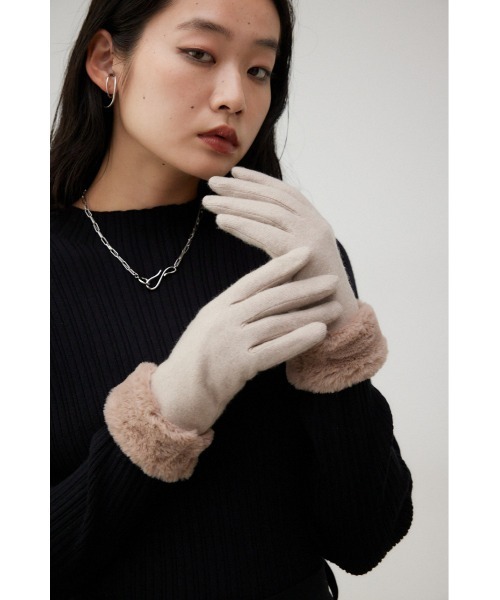 AZUL by moussy（アズールバイマウジー）の「フェイクファーグローヴ（手袋・レディース・ライトベージュ/ブラック・FREE）」の7枚目の写真