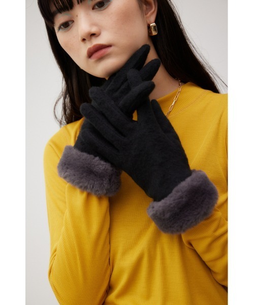 AZUL by moussy（アズールバイマウジー）の「フェイクファーグローヴ（手袋・レディース・ライトベージュ/ブラック・FREE）」の13枚目の写真