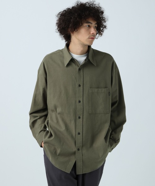 BAYFLOW（ベイフロー）の「ブラッシュドプレーンシャツ（シャツ/ブラウス・メンズ・カーキ/オフホワイト・LARGE/MEDIUM）」の2枚目の写真