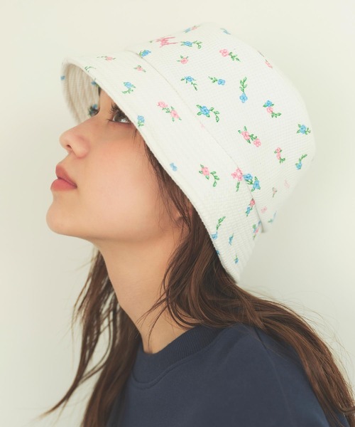 MILKFED.（ミルクフェド）の「FLORAL PATTERN WAFFLE HAT（ハット・レディース・アッシュ/オフホワイト・ONE SIZE）」の9枚目の写真