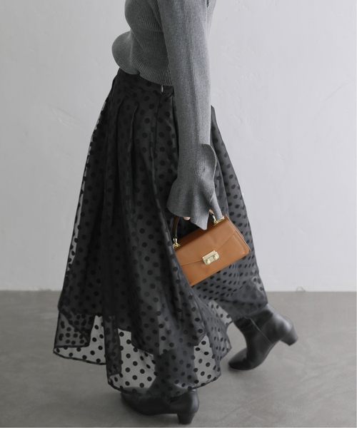 La TOTALITE（ラトータリテ）の「《追加》シアードットタックスカート（スカート・レディース・ブラック/ベージュ・36/38）」の2枚目の写真