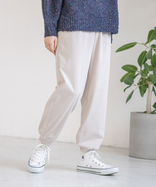 studio CLIP(スタディオクリップ)の「コーデュロイジョガーパンツ(その他パンツ・レディース・ライトグレー/ネイビー/カーキ/スモーク・MEDIUM/LARGE)」の21枚目の写真