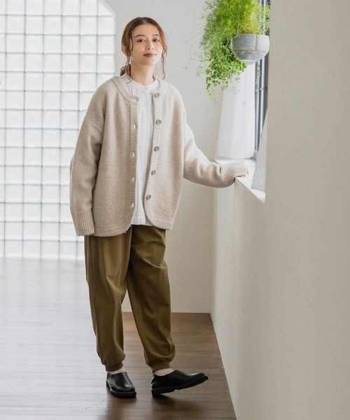 studio CLIP(スタディオクリップ)の「コーデュロイジョガーパンツ(その他パンツ・レディース・ライトグレー/ネイビー/カーキ/スモーク・MEDIUM/LARGE)」の15枚目の写真