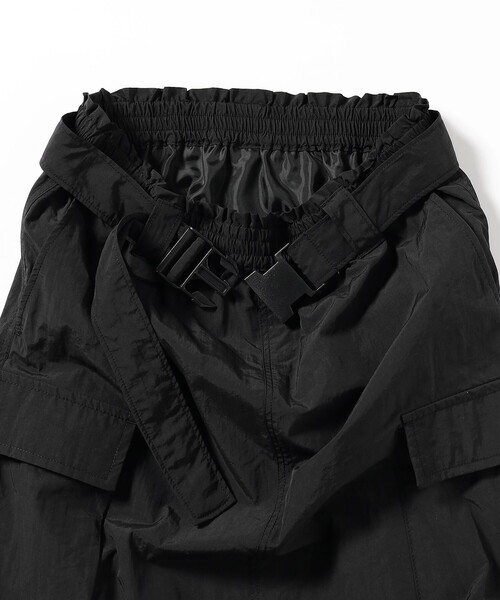 Ray BEAMS(レイビームス)の「Ray BEAMS / サイド ギャザー カーゴ スカート(スカート・レディース・ブラック/サックスブルー・0/1)」の20枚目の写真