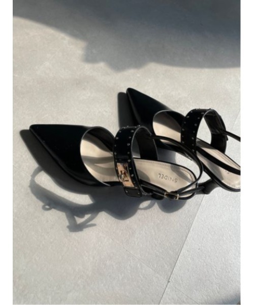 SNIDEL(スナイデル)の「ベルトヒールサンダル(サンダル・レディース・アイボリー/ベージュ/ブラック・MEDIUM/SMALL/LARGE)」の4枚目の写真