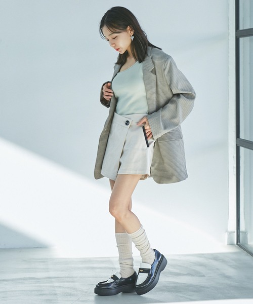 VIS（ビス）の「【STAYC/SUMIN着用】箔プリントミニスカパン（スラックス・レディース・ベージュ/グレー・S/M）」の8枚目の写真