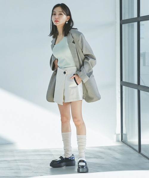 VIS（ビス）の「【STAYC/SUMIN着用】箔プリントミニスカパン（スラックス・レディース・ベージュ/グレー・S/M）」の10枚目の写真