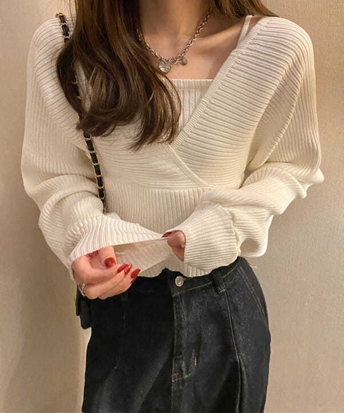 SHEPP(シープ)の「前後2WAY バックリボン フェイクアンサンブル Vネックリブニット(ニット/セーター・レディース・ピンク/ホワイト/ブラック・FREE)」の8枚目の写真