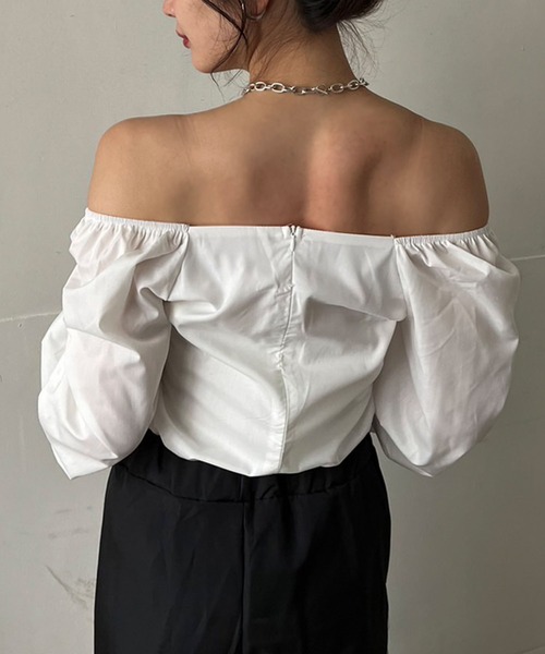 Jewelobe(ジュエローブ)の「2wayギャザーディテールデザイントップス(シャツ/ブラウス・レディース・ホワイト/ベージュ/ブラック・FREE)」の7枚目の写真