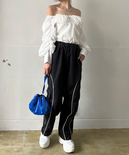 Jewelobe(ジュエローブ)の「2wayギャザーディテールデザイントップス(シャツ/ブラウス・レディース・ホワイト/ベージュ/ブラック・FREE)」の9枚目の写真