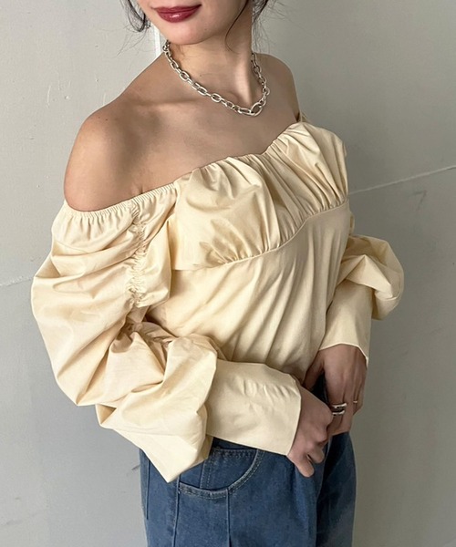 Jewelobe(ジュエローブ)の「2wayギャザーディテールデザイントップス(シャツ/ブラウス・レディース・ホワイト/ベージュ/ブラック・FREE)」の12枚目の写真