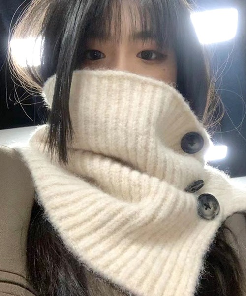 Felt-Maglietta（フェルトマリエッタ）の「ボタン付きネックウォーマー（ネックウォーマー/スヌード・レディース・ブラック/アイボリー/チャコールグレー/グレー・FREE）」の6枚目の写真
