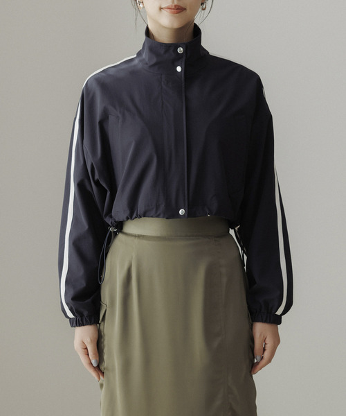 CE'E_SE'E（シーシー）の「クロップドトラックブルゾン（ブルゾン・レディース・ベージュ/ネイビー・FREE）」の5枚目の写真