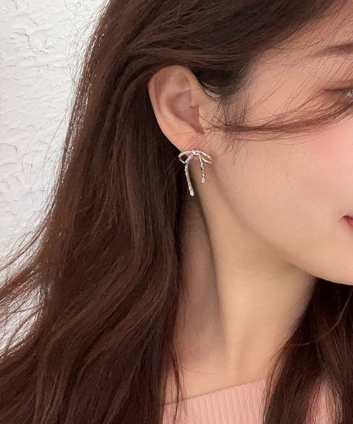 Dita Muaj.(ディータムアージュ)の「【選べる】リボンピアス(ピアス(両耳用)・レディース・シルバー/ブラック/ゴールド/ゴールド系その他/シルバー系その他・FREE)」の9枚目の写真