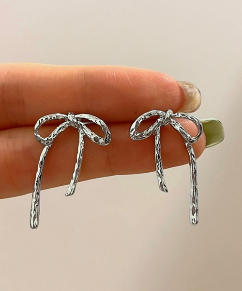 Dita Muaj.(ディータムアージュ)の「【選べる】リボンピアス(ピアス(両耳用)・レディース・シルバー/ブラック/ゴールド/ゴールド系その他/シルバー系その他・FREE)」の14枚目の写真