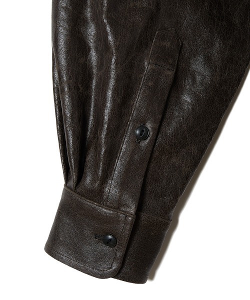 PERVERZE(パーバーズ)の「Vegan-Leather Large Shirts(シャツ/ブラウス・レディース・ブラウン/ブルー・ONE SIZE)」の6枚目の写真
