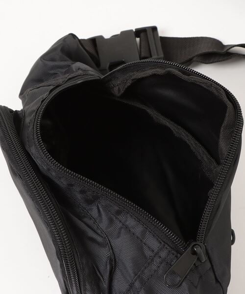 ROTHCO(ロスコ)の「ROTHCO / ROTHCO Black Crossbody Fanny Pack / R-5431(ショルダーバッグ・メンズ・ブラック・SMALL)」の4枚目の写真