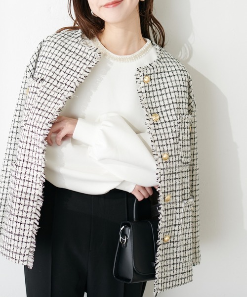 natural couture（ナチュラルクチュール）の「衿刺繍ダンボールTOPS（Tシャツ/カットソー・レディース・グレー/オフホワイト/ブルー/ネイビー・FREE）」の2枚目の写真