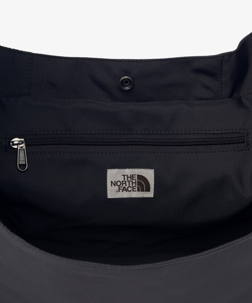 新品未使用24AWFCレアル2way トート＆ショルダーバック ブラック ロゴ 新品未使用24AWFCレアル2way トート＆ショルダーバック ブラック